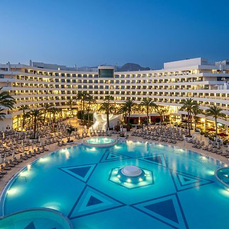 Mediterranean Palace Playa de las Americas  Exterior foto The hotel at night