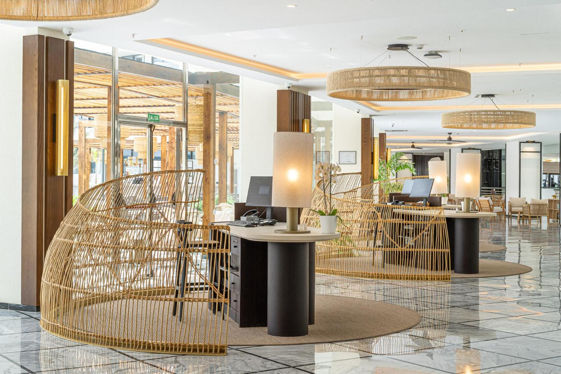 Mediterranean Palace Playa de las Americas  Exterior foto The lobby of the hotel
